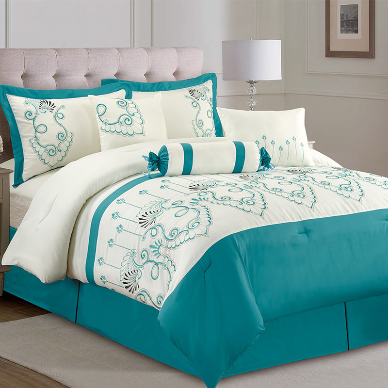 Joan Lake Blue on White Brushed Fabric 자수 이불